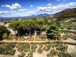 an aerial view of a garden with trees at Casa Rinaldi in Poggio Mirteto