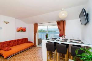 Galeriebild der Unterkunft Adriatic-apartment & seaview pool in Sobra