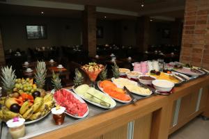 Comida no hotel ou em algum lugar perto