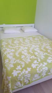 Cama ou camas em um quarto em Fjaka Camp
