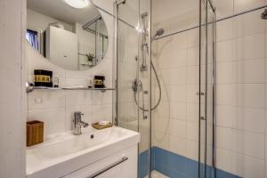 A bathroom at Vatican Miracle Suite