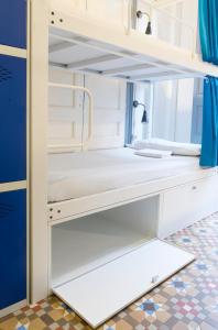 Kuchnia lub aneks kuchenny w obiekcie Soul Backpackers Barcelona