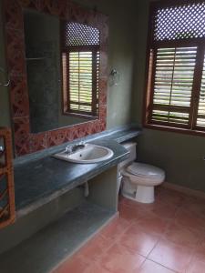 Kylpyhuone majoituspaikassa Casa los Almendros