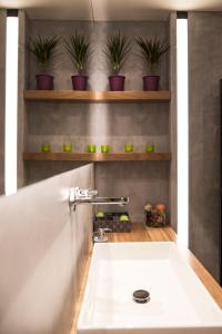 Fotografia z galérie ubytovania BRAND NEW 2018 LUXURY APARTMENT 10' MINUTES WALK FROM ACROPOLIS AND 6 FROM METRO v Aténach + 27 fotografií