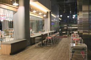 Restoran atau tempat lain untuk makan di POP! Hotel Solo