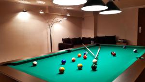 Biliár nebo kulečník v ubytování Hostel Fortis