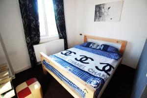 Katil atau katil-katil dalam bilik di Sheni Hostel