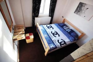 Katil atau katil-katil dalam bilik di Sheni Hostel