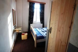 Katil atau katil-katil dalam bilik di Sheni Hostel