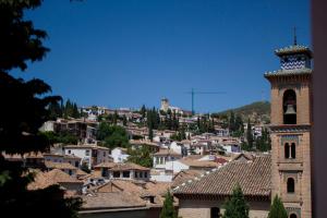 Vedere generală la Granada sau o vedere a orașului de la acest hotel