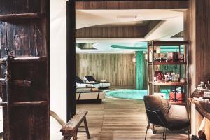 Posezení v ubytování Myconian Imperial - Leading Hotels of the World
