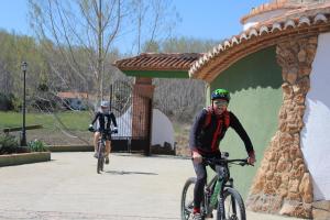 Катання на велосипеді по території Cuevas Hammam Abuelo Jose або околицях