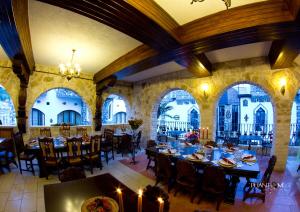 Restaurace v ubytování Hunter Prince Castle Hotel
