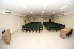 Área de negócios e/ou sala de conferências em Real Classic Bahia Hotel