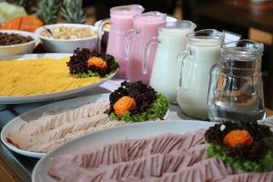 Comida no hotel ou em algum lugar perto