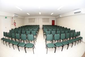 Área de negócios e/ou sala de conferências em Real Classic Bahia Hotel