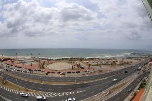 Uma vista do mar tirada do hotel