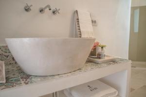 Baðherbergi á Trullo Essenza-Trulli Antì Charme & Relax +37 myndir