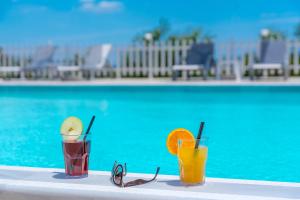 Bazén v ubytování Leonidas Resort nebo v jeho okolí