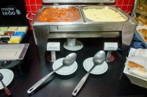 Comida no hotel ou em algum lugar perto