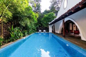 Majoituspaikassa IKSHAA Luxury Villa with Private Pool tai sen lähellä sijaitseva uima-allas