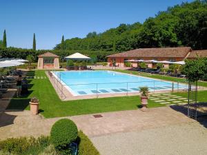 Bassein majutusasutuses Il Piccolo Castello või selle lähedal