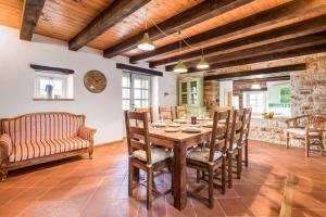 Zdjęcie z galerii obiektu Villa Lea & Tea w mieście Tinjan