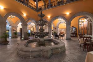 Posezení v ubytování Hotel Morales Historical & Colonial Downtown Core