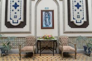 Posezení v ubytování Hotel Morales Historical & Colonial Downtown Core