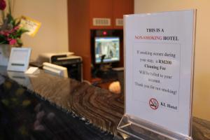 Sijil, anugerah, tanda atau dokumen lain yang dipamerkan di KL Hotel