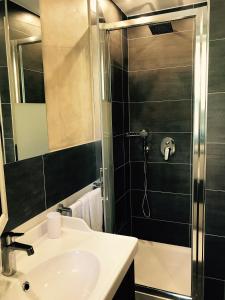 A bathroom at La casa di Marilena Még 14 kép