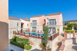 Бассейн в Cocos The Club Solto или поблизости