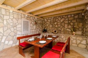 Ресторант или друго място за хранене в Adriatic-house & seaview pool