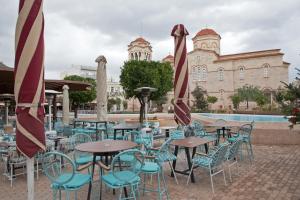 Bazén v ubytování Morfeas Hotel nebo v jeho okolí