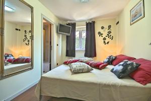 Postel nebo postele na pokoji v ubytování Villa Lidija + 21 fotografií