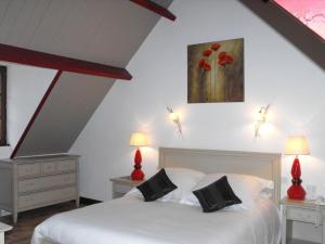 En eller flere senger på et rom på L'Orée des Chênes, The Originals Relais