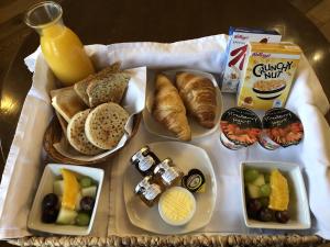 Breakfast options available to guests at Cranleigh 