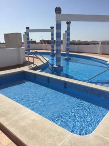 The swimming pool at or close to Apartament La Bonita