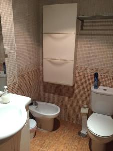 A bathroom at Apartament La Bonita