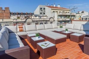 Gallery image of Aparteasy - Deluxe Family Apartments with Pool in Barcelona