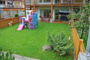 Herní místnost nebo prostor pro děti v ubytování Apartament Królewski Superior z sauną