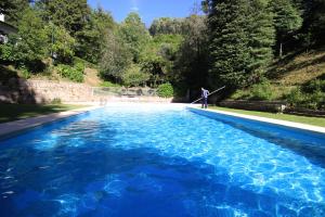 Bazén v ubytování Casa de Salamonde nebo v jeho okolí