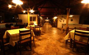 
A restaurant or other place to eat at Bitingui Praia Hotel
