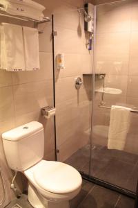 Bilik mandi di KL Hotel