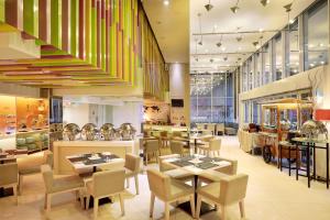 Restorāns vai citas vietas, kur ieturēt maltīti, naktsmītnē ibis Styles Jakarta Gajah Mada
