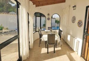 Galeriebild der Unterkunft Villa Yvonne - chill out, free WIFI, close to facilities in Benissa
