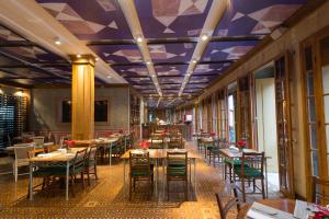 Um restaurante ou outro lugar para comer em Hotel Solar do Rosário