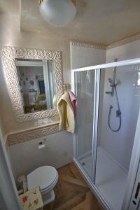 Koupelna v ubytování B&B La Maison degli Angeli