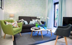 Część wypoczynkowa w obiekcie Feelathome Madrid Suites Apartments