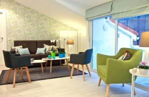 Część wypoczynkowa w obiekcie Feelathome Madrid Suites Apartments